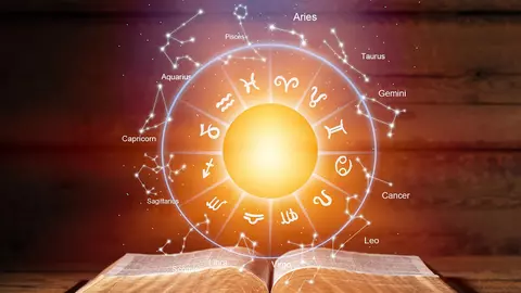 Horoscop 3 noiembrie. Nu mai sunt vremurile să ne facem planuri pe termen lung