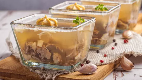 Cum să faci cea mai bună piftie de sărbători? Modul de preparare SECRET pentru o piftie delicioasă și curată