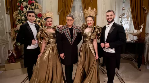 Fuego face Crăciunul la palat