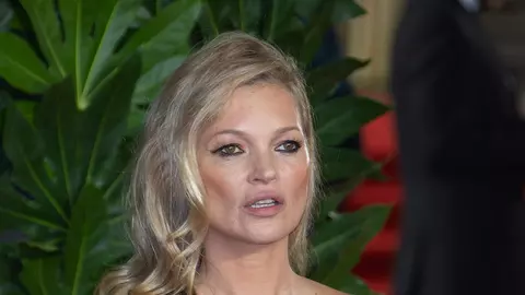 La 47 de ani, Kate Moss bea 15 căni de ceai pe zi!!!