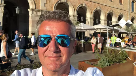 Cât costă o noapte de cazare la complexul lui Dan Bittman. „Te așteptăm, la o aruncătură de băț de București”