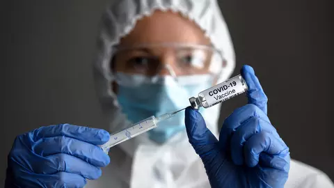 Vaccinul AstraZeneca a fost aprobat fără limită superioară de vârstă