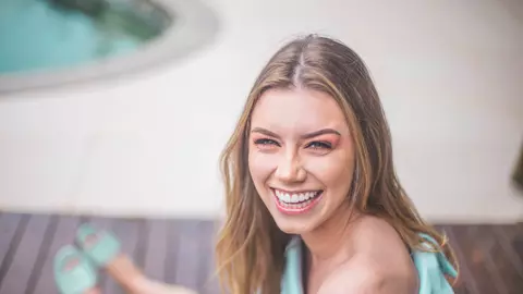 (P) Coroanele dentare – de ce sunt considerate secretul unui zâmbet plin de încredere?