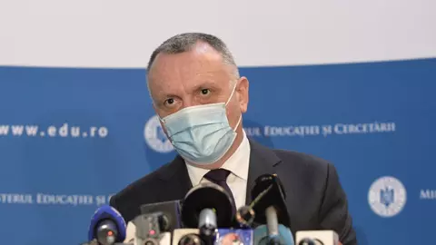 Vacanță de o lună pentru elevi, cu o excepție. Ce a decis Ministerul Educației?