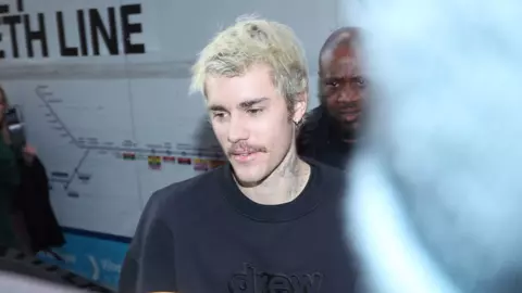 Justin Bieber: Bodyguarzii îi verificau pulsul în mijlocul nopții din cauza consumului de droguri