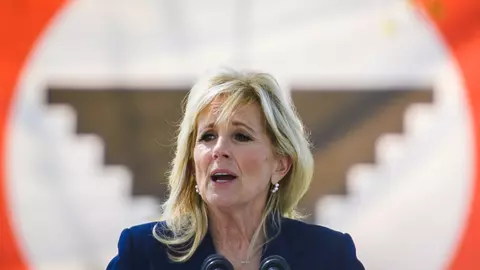 Jill Biden îndeamnă oamenii să-și facă timp pentru depistarea cancerului: „Pune-ți sănătatea pe primul loc… Nu întârzia”