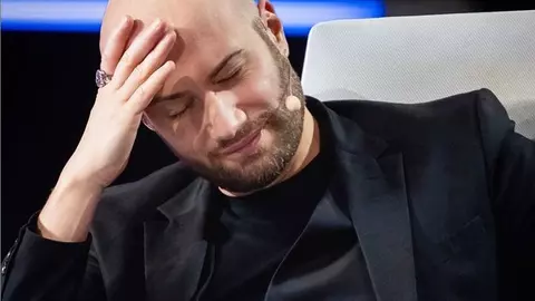 Mihai Bendeac, în adolescență. Diriginta lui din liceu a dat cărțile pe față