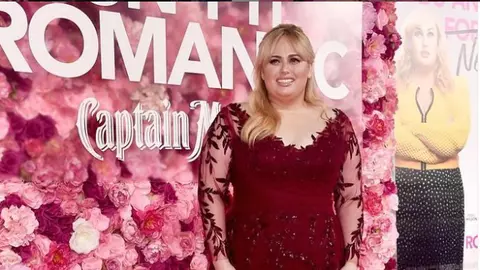 Rebel Wilson recunoaște că este „tristă” că a așteptat până la 40 de ani să slăbească