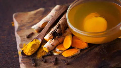 Turmericul, ingredientul-cheie pentru slăbit