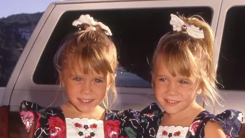 Le mai știi pe gemenele de la Hollywood? Câți ani au acum Ashley și Mary-Kate Olsen?