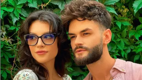 Cleopatra Stratan și Edward Sanda, la altar pe 14 august. Primele imagini cu ei în ținutele de nuntă