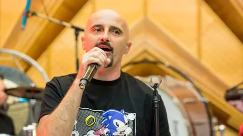 Călin Goia de la Voltaj renunță la cântat?
