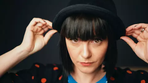 Carmen Tiderle: „Wow, ești vie și totuși scrii? Scriitorii nu parcă erau toți morți?!”
