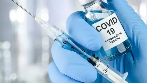 S-a dat startul la vaccinare cu a treia doză: „Este măsura complementară care reduce riscul de infectare”