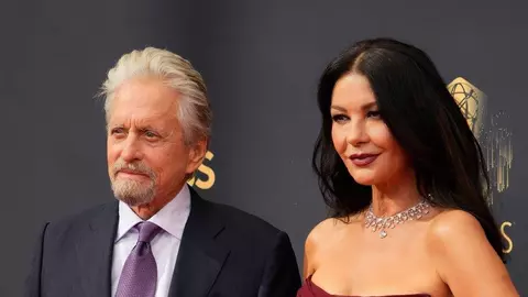 Catherine Zeta-Jones, apariție senzațională pe covorul roșu, alături de Michael Douglas
