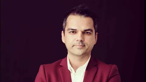 Un medic român distruge miturile privind reacțiile adverse ale vaccinului anti-Covid-19: „ARNm îşi face treaba lui, apoi este...”