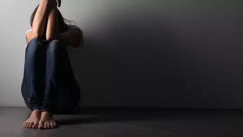 O tânără mamă a vrut să-și ia viața din cauza Covid-19: „Am scris două bilete de adio, am luat un cuţit şi...”