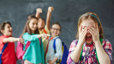Cum afectează bullying-ul performanța școlară a unui elev?