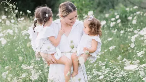Laura Cosoi: „Copiii nu trebuie să crească într-o bulă”