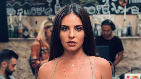 Mellina este noua concurentă de la „Bravo, ai stil! Celebrities”. Ea a participat și la „Survivor România”