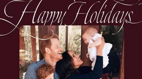 Meghan Markle și Prințul Harry au publicat prima poză alături de cei doi copii