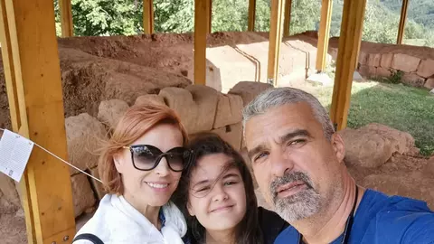 Dora, fiica lui Aurelian Temișan și a Monicăi Davidescu, a împlinit 15 ani. Părinții ei au publicat cele mai frumoase imagini cu adolescenta