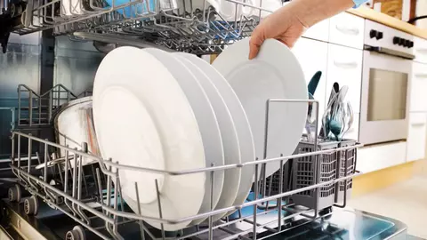 4 mari avantaje ale mașinilor de spălat vase