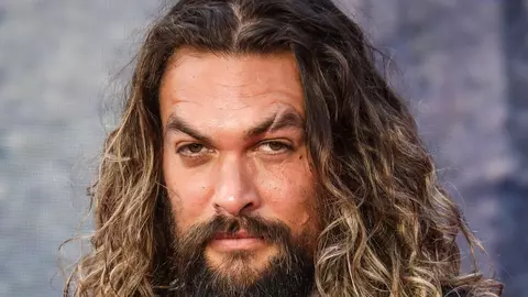 Jason Momoa și-a surprins fanii cu noul look. Mesajul transmis de actor: „M-am săturat”