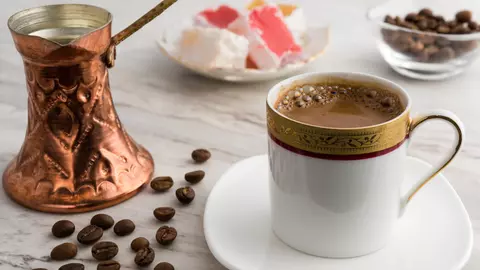 Cum prepari o cafea turcească la ibric ca în Turcia? Chef Cătălin Scărlătescu dezvăluie secretul
