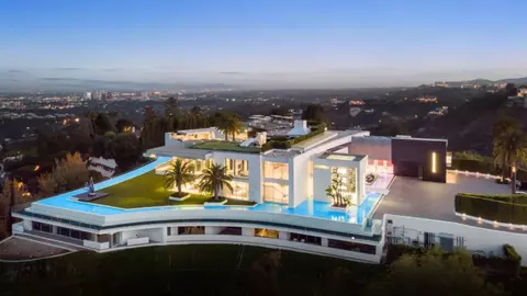 S-a scos la vânzare cea mai scumpă casă din America: deschideți galeria