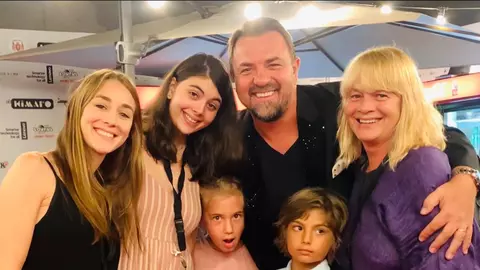 Horia Brenciu se întoarce în România fără familia lui. Soția și copiii rămân blocați în Kuala Lampur.„Am găsit un singur bilet spre casă, prin India”