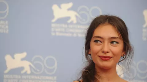 Neslihan Atagul, actrița din „Fiica ambasadorului”, una dintre cele mai bine plătite actrițe din Turcia