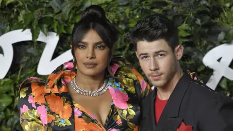 Priyanka Chopra, imagine adorabilă alături de fiica sa. Până acum îi ascundea fața: „Am vreo 7 camere de luat vederi în camera ei”