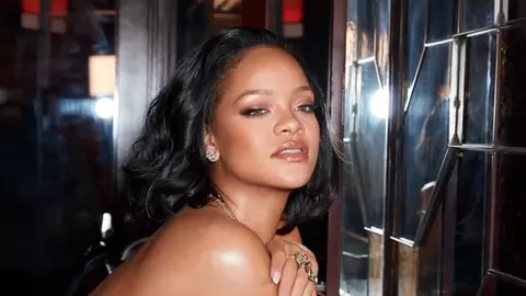 Rihanna, apariție sexy alături de A$AP Rocky. Cum arată artista la două luni de când a născut?