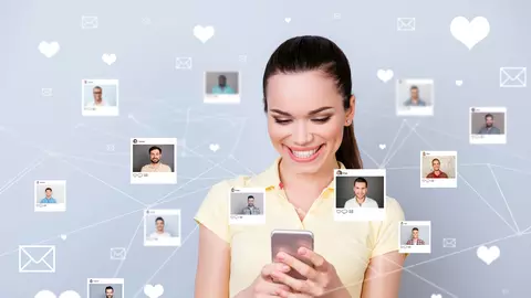 „Tinder Swindler” de România. O femeie de 54 de ani din București a pierdut 300.000 de euro după ce un tânăr întâlnit pe un site matrimonial a cucerit-o
