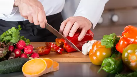 Superstiții despre cuțite. Iată ce se poate întâmpla dacă amesteci cafeaua cu un cuțit