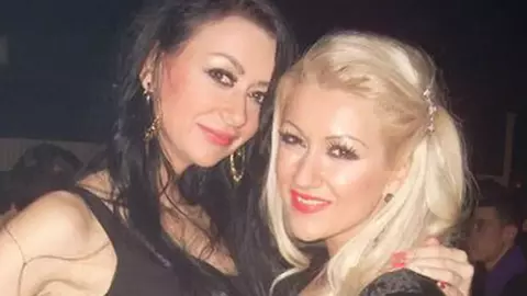 Jumătatea trupei Bambi, Raluca Tănase, complet schimbată din cauza intervențiilor estetice: „Ce modificată ești”