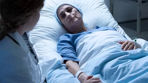 Cancerul nu a păstrat distanța regulamentară: mulți români diagnosticați în stadii terminale