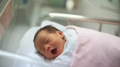 Un nou record național: o femeie a născut 8 copii prin cezariană