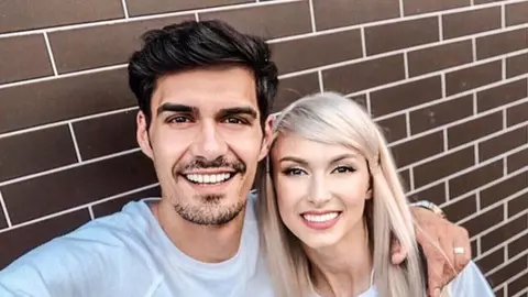 Victor Vlad Cornea a făcut-o pe Andreea Bălan să-l ierte pe George Burcea. Artista a renunțat la procesul cu tatăl fetițelor sale