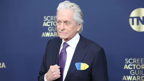 Michael Douglas, probleme de sănătate? Fanii au observat asta la mâinile sale