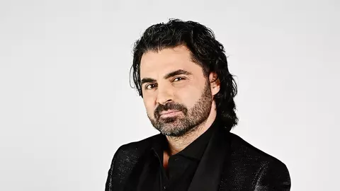Pepe prezintă „Te cunosc de undeva”, alături de Alina Pușcaș. I-a luat locul lui Cosmin Seleși la Antena 1