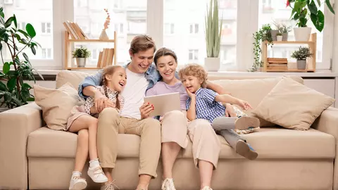 Cum să alegi corect fotoliile și canapeaua pentru living