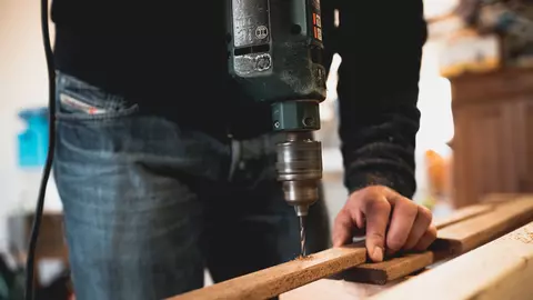 Cum rezolvi micile reparații ale casei? 5 instrumente esențiale pe care orice gospodar trebuie să le aibă