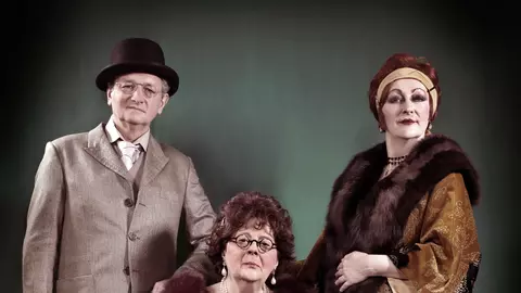 La TNB, Titanic Vals, o comedie ”cu dichis”