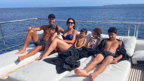 Prima imagine cu fiica lui Cristiano Ronaldo, după ce băiețelul a murit la naștere. Fotbalistul are acum 5 copii