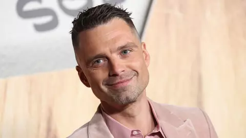 Sebastian Stan, apariție spectaculoasă la Gala Met 2022. Cum s-a îmbrăcat actorul de origine română?