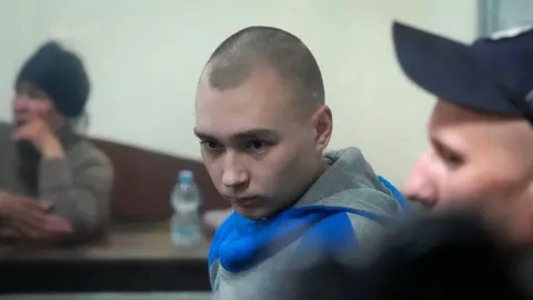 Primul soldat rus judecat pentru crime de război pledează vinovat. Ce riscă tânărul de doar 21 de ani?