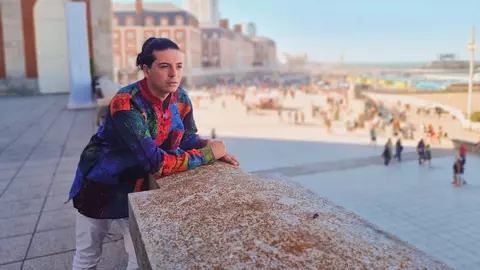 Un artist de origine română a semnat cu Sony Music: Radhu colaborează deja cu staruri internaționale