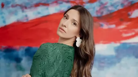 Cum arăta Dana Rogoz la vârsta de 4 ani. A apărut la Televiziunea Română și a recitat o poezie scrisă de Ioan Luchian Mihalea pentru ea